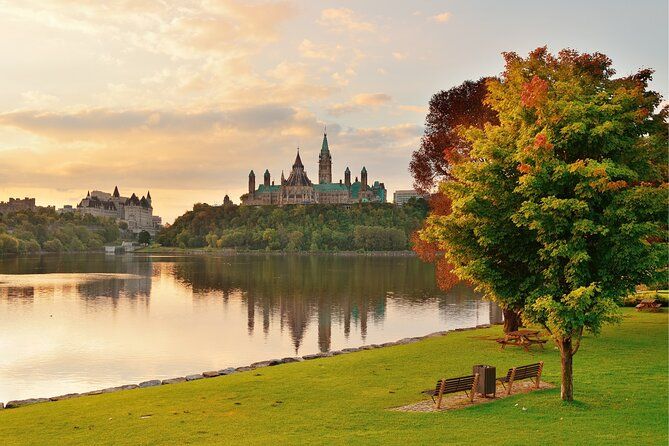 Ottawa Scavenger Hunt & Highlights Self-Guided Walking Tour