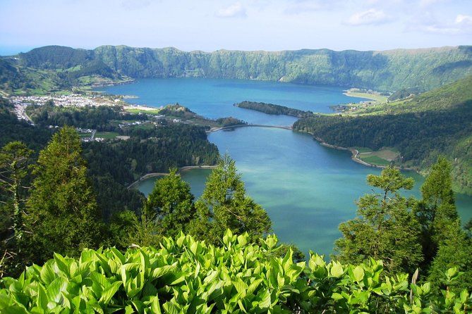Scenic Trails of Sete Cidades: Half-Day Jeep Adventure