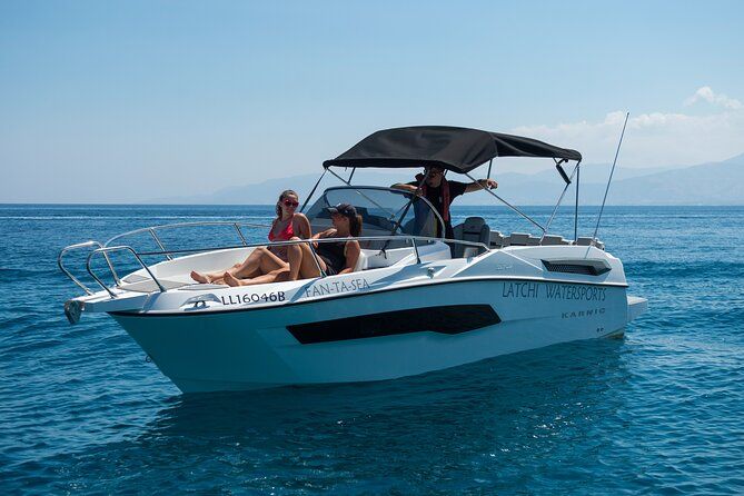 Karnic SL702 boat with, WC,Cabin, BT music and shower
