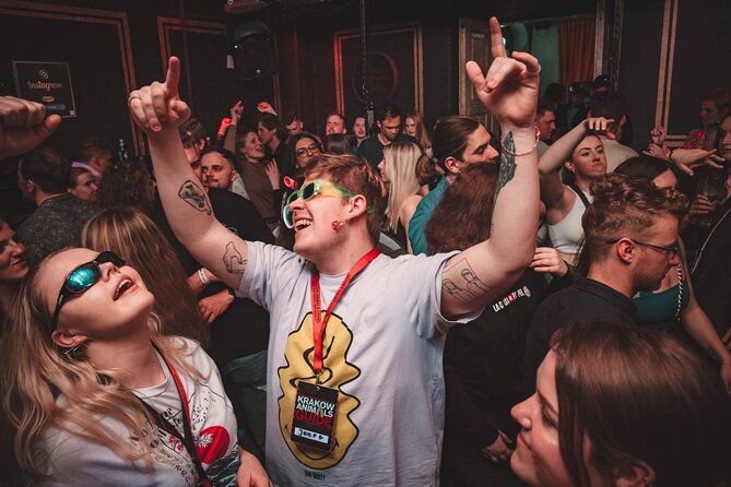 1 Hour of Open Bar Pub Crawl + Karaoke + VIP Entry to Best Clubs