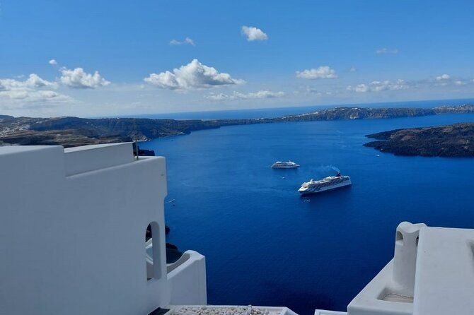 4 hours Wine Luxury Tour in Santorini