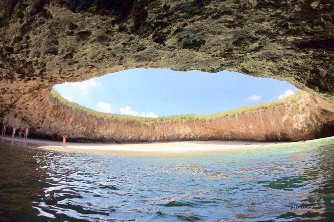 Playa Escondida Private Tour - Marietas Islands