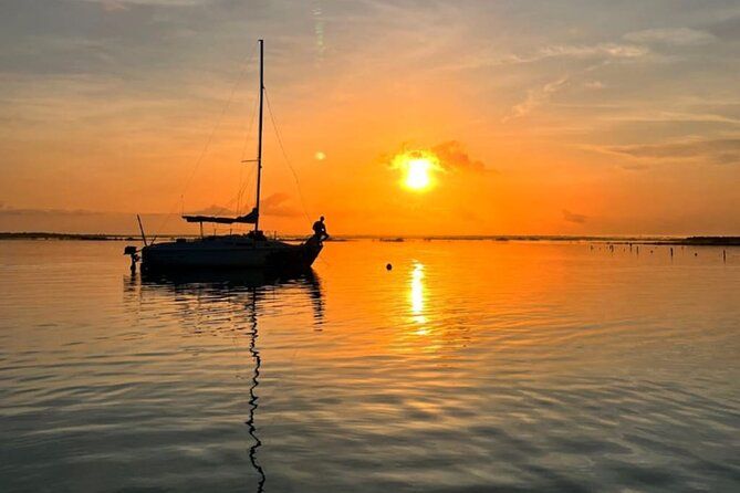 Private sunrise sailboat with breakfast on board
