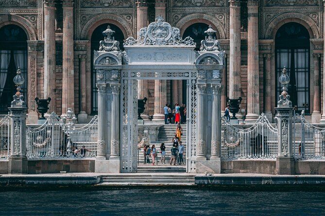 Istanbul Combo: Bosphorus Cruise & Dolmabahce Tour