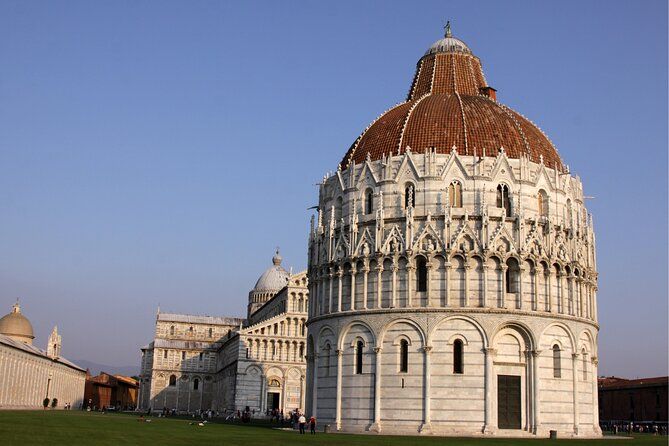 Pisa Scavenger Hunt & Highlights Self-Guided Walking Tour