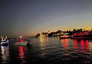 Private Holiday Light Cruise Tour and Sunset Port Royal Naples