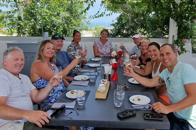 Santorini: 4hrs Small Group Wine Tasting Tour with Local Bites