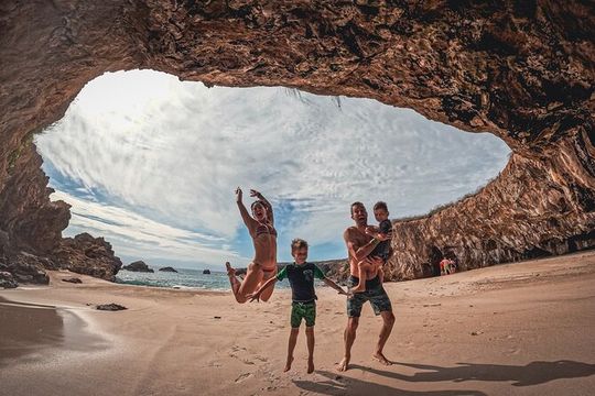 Private Yacht Charter ChicaFUN 4 All Inclusive