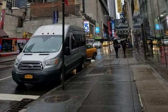 Private Transfer from JFK Airport to NYC Hotels every hour.