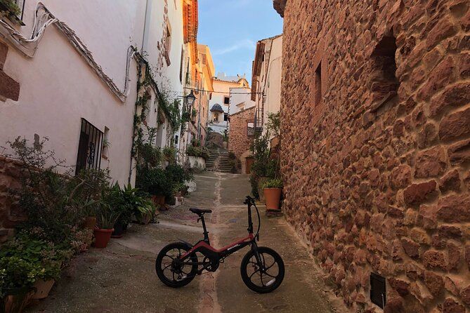Self-Guided GPS Tour by Electric Bicycle in Vilafamés