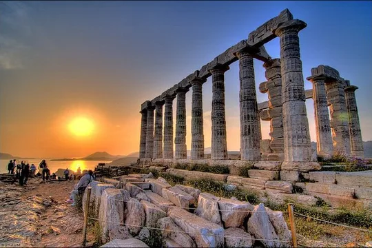 Temple of Poseidon sunset @ Cape Sounio (And dinner time)