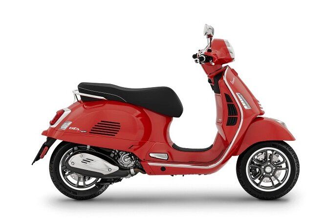 Vespa Rental in Lucca
