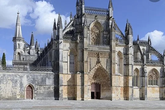 Nazareth, Obidos and Monastery Battle Special Day Tour