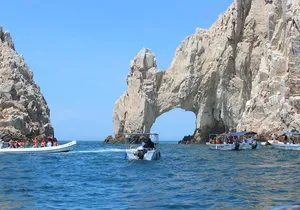 Combo Tour: City Tour of Cabo San Lucas and Beach Day