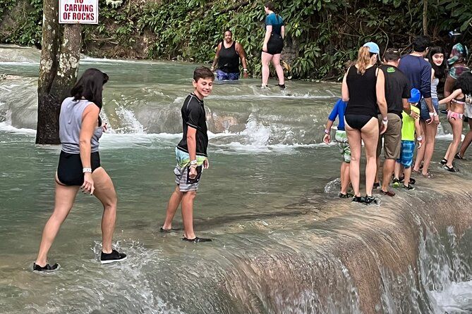 Private Tour To Blue Hole and Dunn’s River from Montego Bay