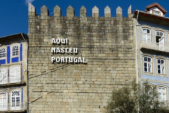 Guimarães & Braga Port Private Tour with Lunch and Green Wine