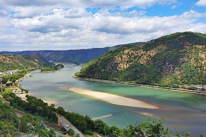 Private day tour Unesco Rhine Valley, river cruise & wine tasting