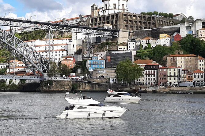 PORTO : Premium Yacht Tour – 6 Bridges & Douro Estuary Reserve