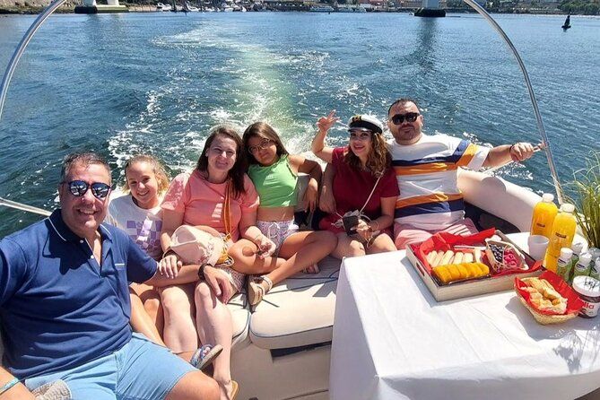 Private Tour in Douro, with tasting,on a Yacht for up to 5 People