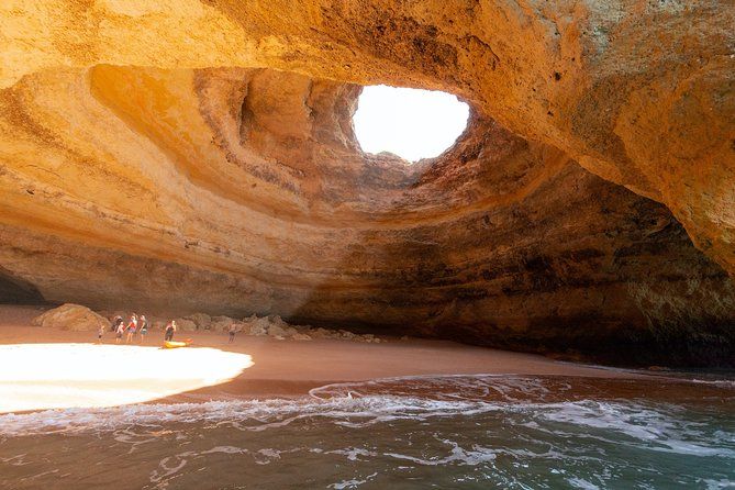 Albufeira: Dolphins and Caves Private Tour