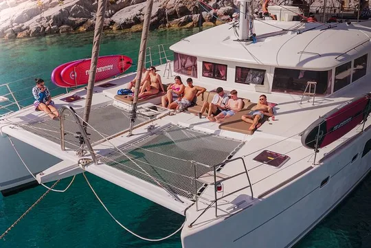 Private Catamaran Cruise to Dia Island with Water Activities