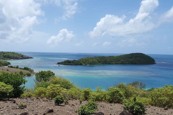 Islands in the Bay of Le Robert Half Day Kayak Rental