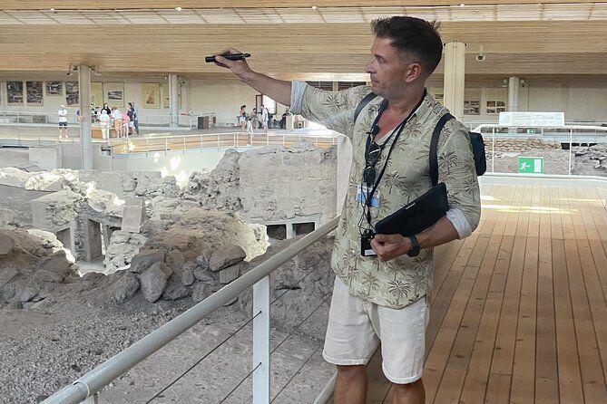 Akrotiri Private Guided Tour with an Archaeologist