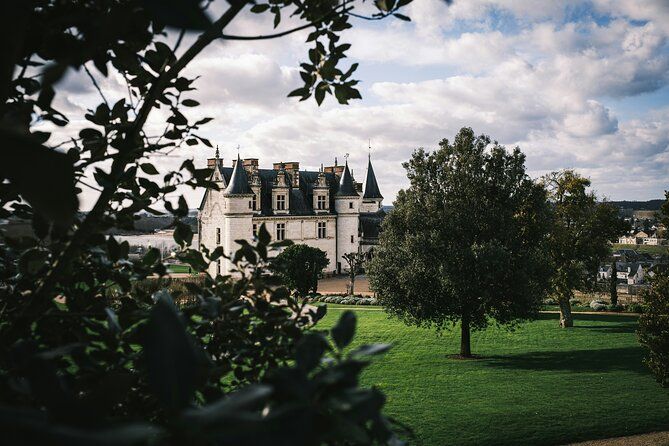 Amboise Alcove 3 Hours Exclusive Walking Tour