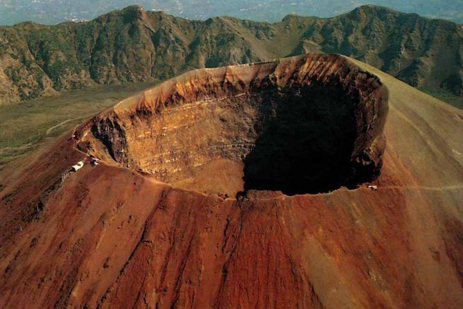 Explore Pompeii & Hike Vesuvius – All-Inclusive Day Tour