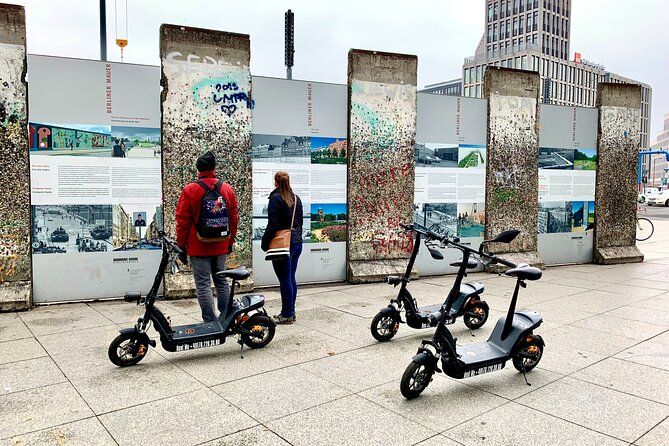Berlin: Ultimate E-Scooter Adventure Tour