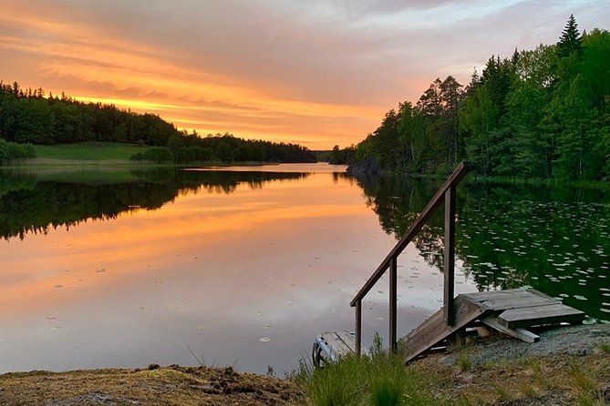 Stockholm: Sunset Hike in Tyresta National Park with Meal