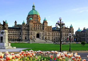 Tour of Butchart Gardens and Victoria from Vancouver