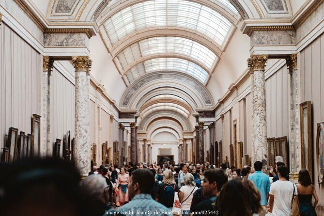 The Best of the Louvre Museum: Private Guided Tour