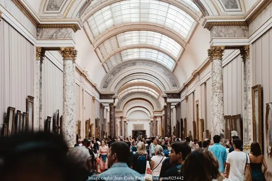 The Best of the Louvre Museum: Private Guided Tour