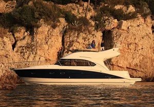 Private Luxury Motor Boat 6 and 8 Hour Full Day Charter