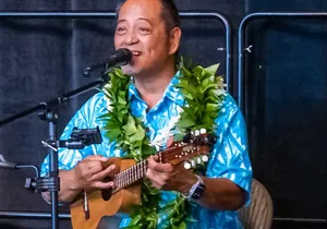 Ukulele Lesson on Maui (Basics)