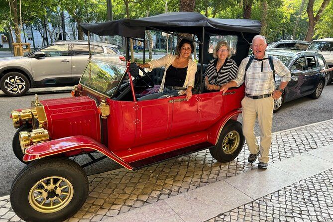 1h Classic Tuk Lisbon: One Hour of History & Charm