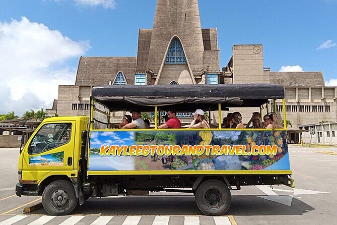 Punta Cana Half-Day Cultural Safari with Lunch and Drinks