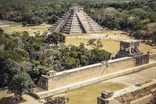 Exclusive Guided Tour: Chichen Itza - Cenote Ik Kil -Valladolid