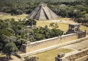 Exclusive Guided Tour: Chichen Itza - Cenote Ik Kil -Valladolid