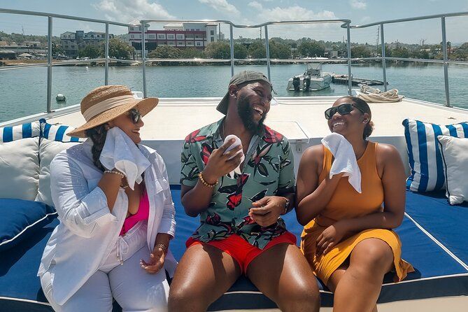 Sunset Deluxe 2-Hour Private Charter in Montego Bay, Open Bar