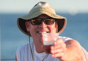 Sunset Boat Tour Includes Open Bar and Dinner