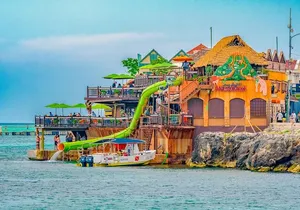 Montego Bay Highlights Tour with Shopping & Bamboo River Rafting