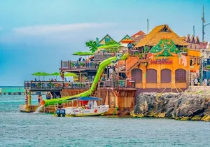 Montego Bay Highlights Tour with Shopping & Bamboo River Rafting