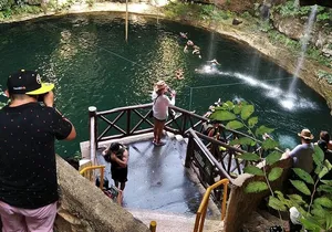 2-day tour: Isla Mujeres catamaran and Chichen Itzá