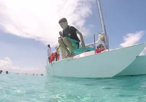Catamaran Snorkeling with Openbar & Lunch Cancun to Isla Mujeres