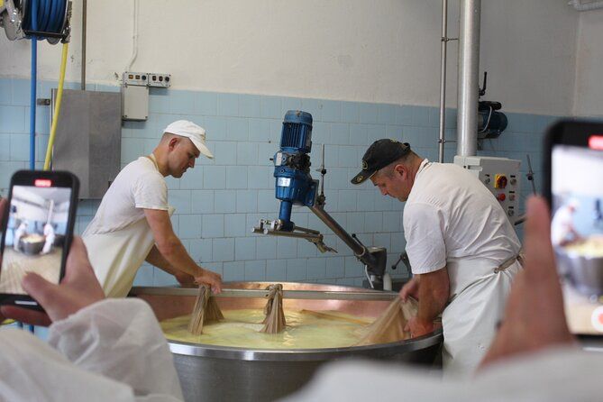 Parmigiano Reggiano & Aceto Balsamico tour with lunch
