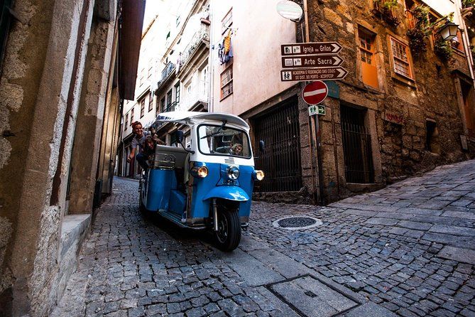 Porto Half-Day Private Tour with Tuk Tuk and Lello Bookstore