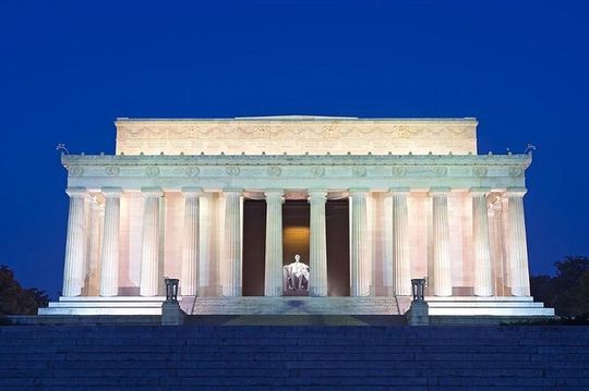 National Mall Night Tour with Washington Monument & 2 Museums