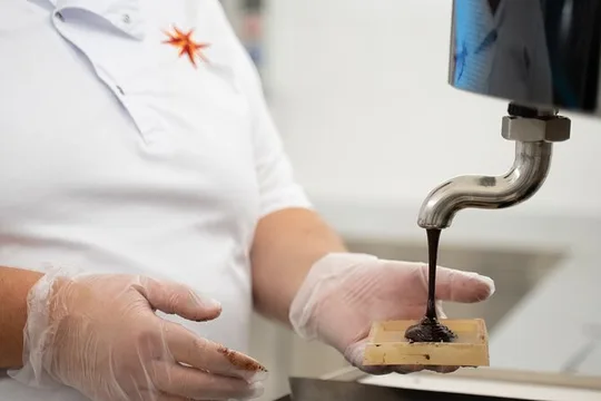 Chocolatier for a day: raw bean to bar chocolate in Modica